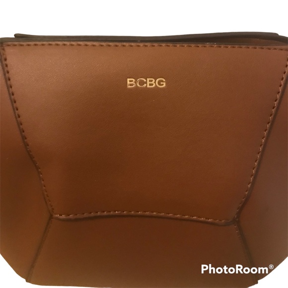 🆕🔥BCBG SUPER CUTE CHESTNUT BROWN LEATHER BUCKET&GOLD:HARDWARE CROSSBODY/PURSE - Picture 3 of 16